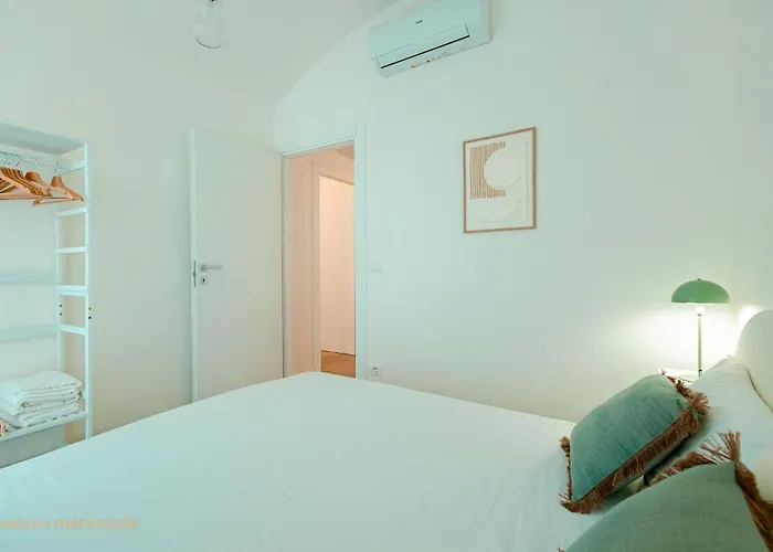 아파트 Iliade House